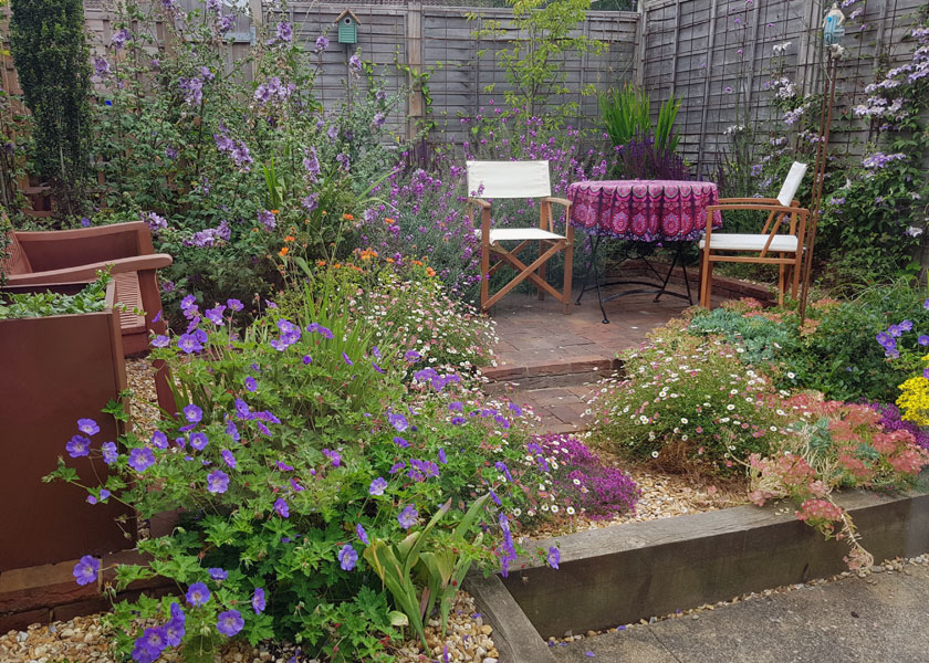 Clay pavers and gravel planting in Shoreham