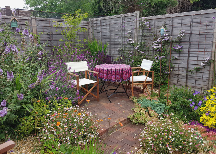 Clay pavers and gravel planting in Shoreham