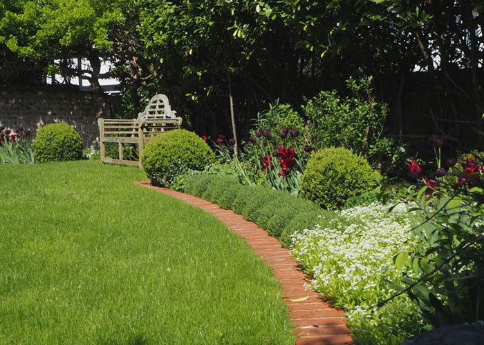 Arts and Crafts garden in Dyke Road Avenue