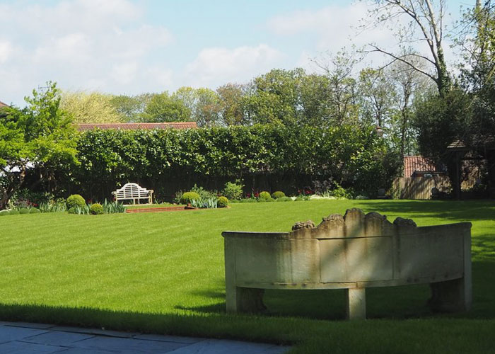 Arts and Crafts garden in Dyke Road Avenue